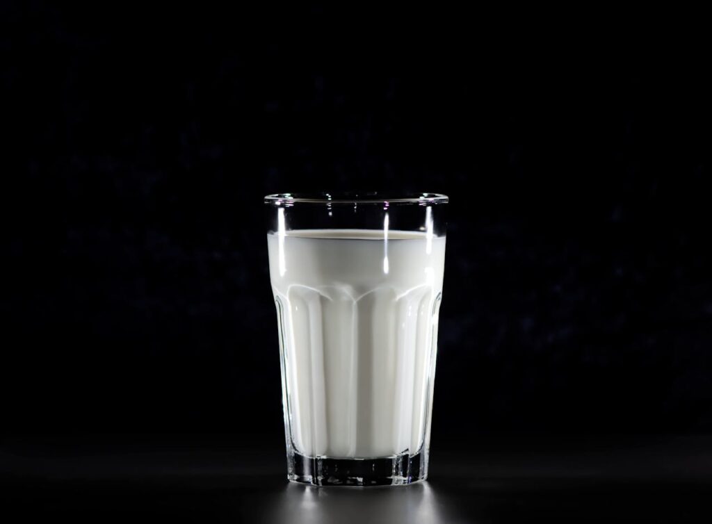 Hoe lang kan moedermelk in de koelkast blijven